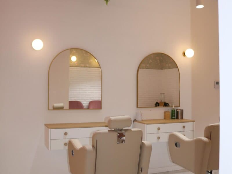 Diseño de cejas profesional — Prettify Brow Bar